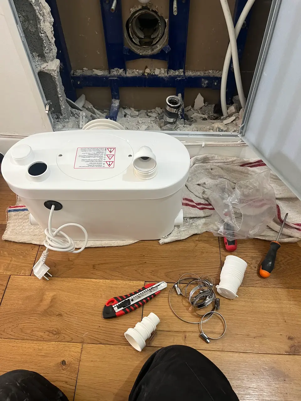 Broyeur sanitaire neuf avant installation à Nice
