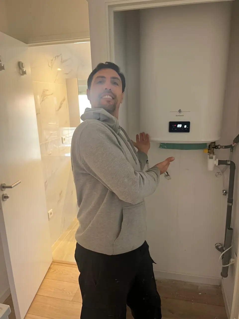 Chauffe-eau De Dietrich installé dans une salle de bain à Nice