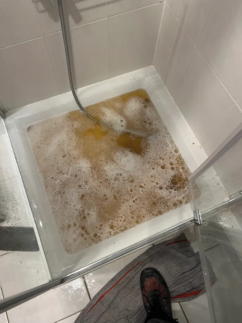 Débouchage d'une douche par un plombier à Nice