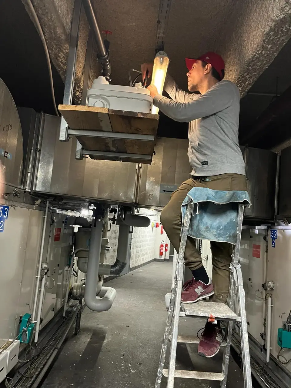 Installation d'un broyeur sanitaire en local technique à Nice