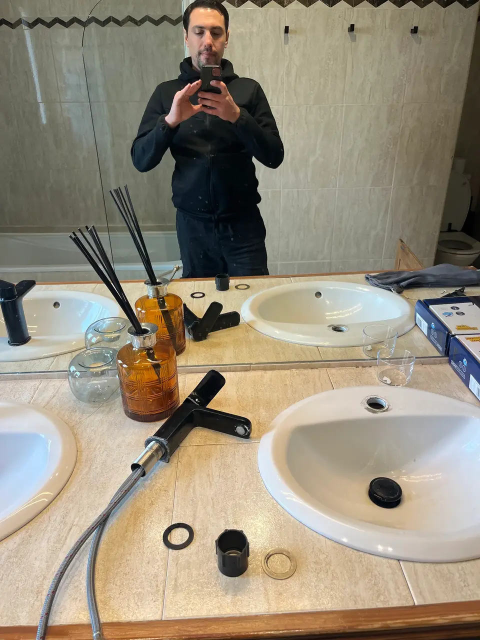 Salle de bain en rénovation avec double vasque à Nice